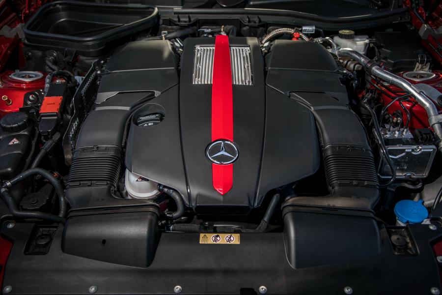 Моторный отсек Mercedes-AMG SLC43 2016 года  (NA) (фото 27 из 30)